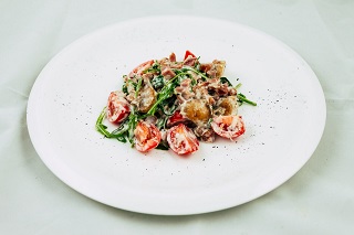 Салат с копченой курицей
